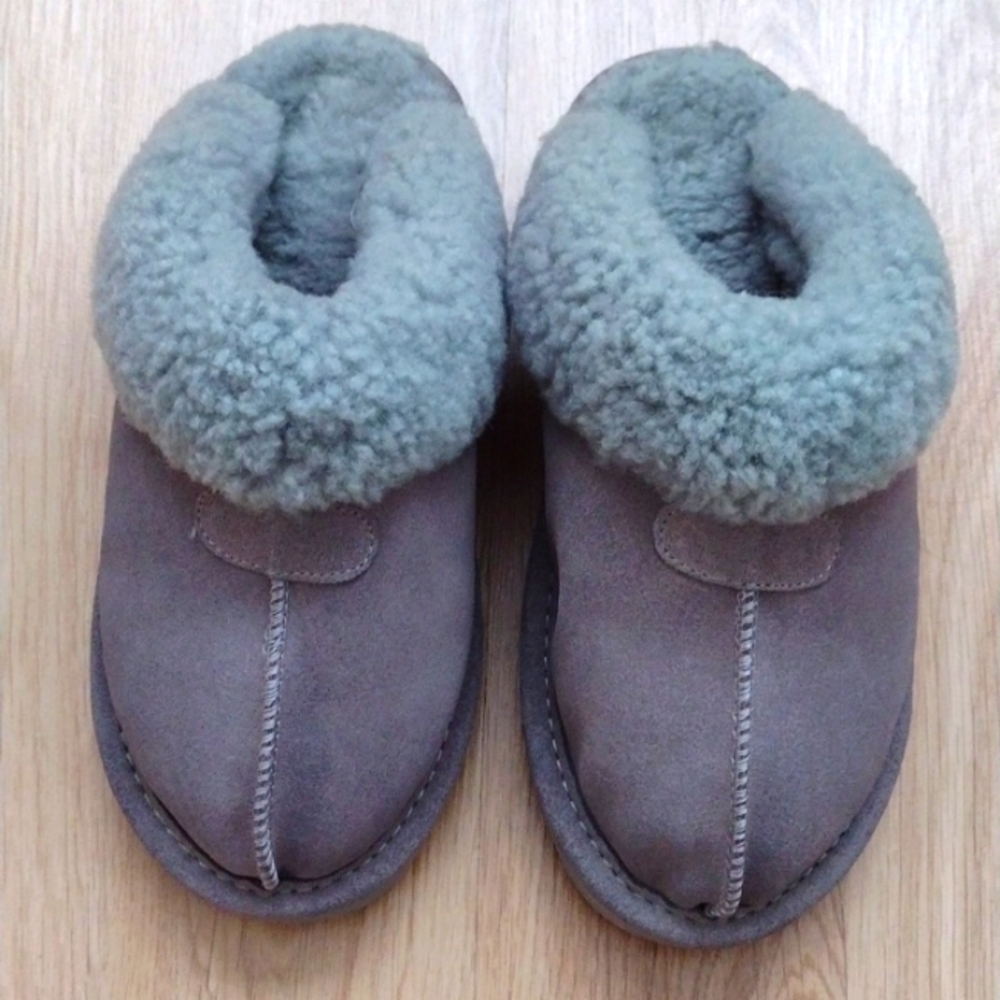 Slippers Bearpaw Gray Suede & Sheepskin Size 7 Like New